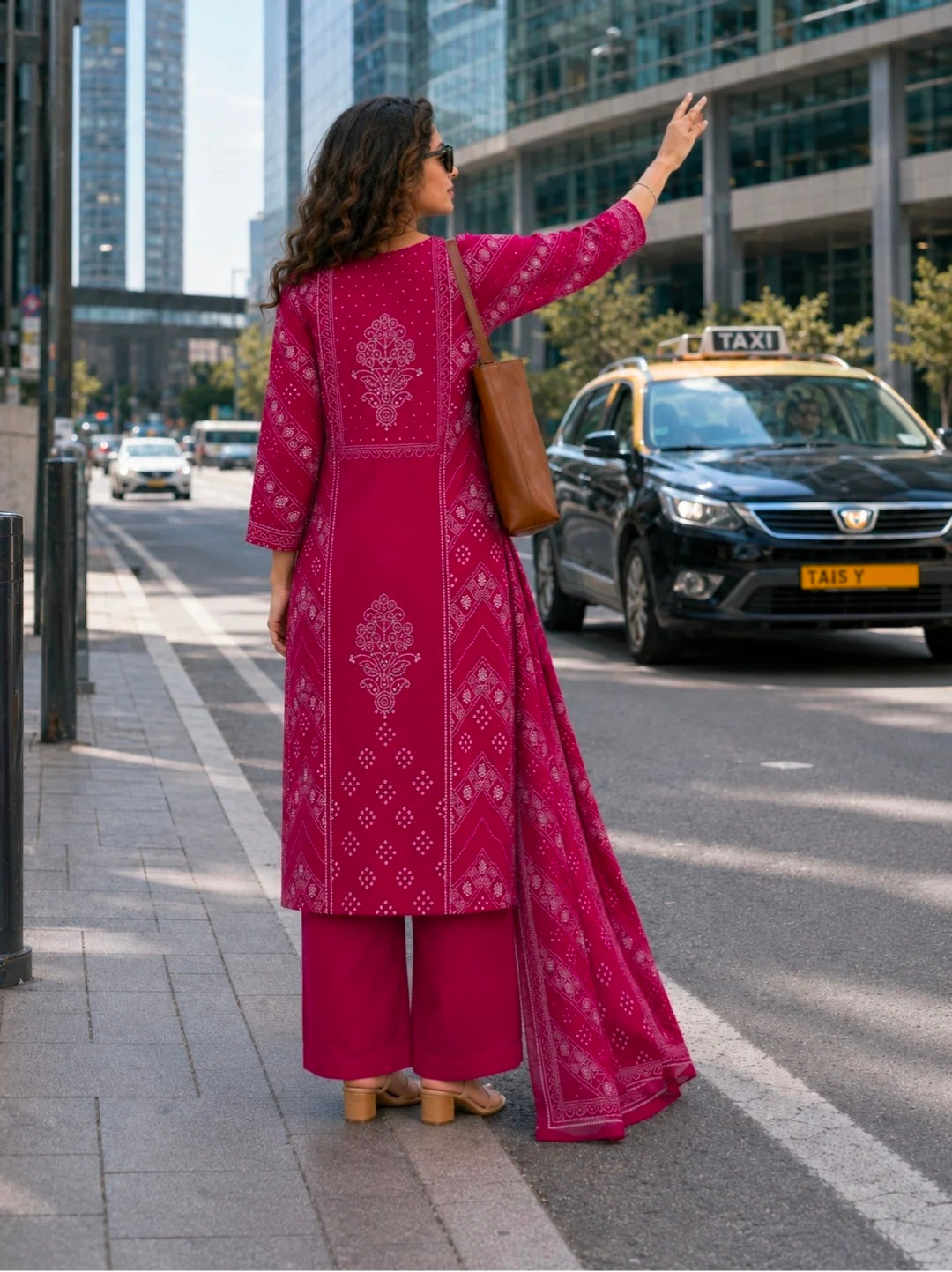 Berrylicious Women Bandhani Printed Kurta with pant & Dupatta