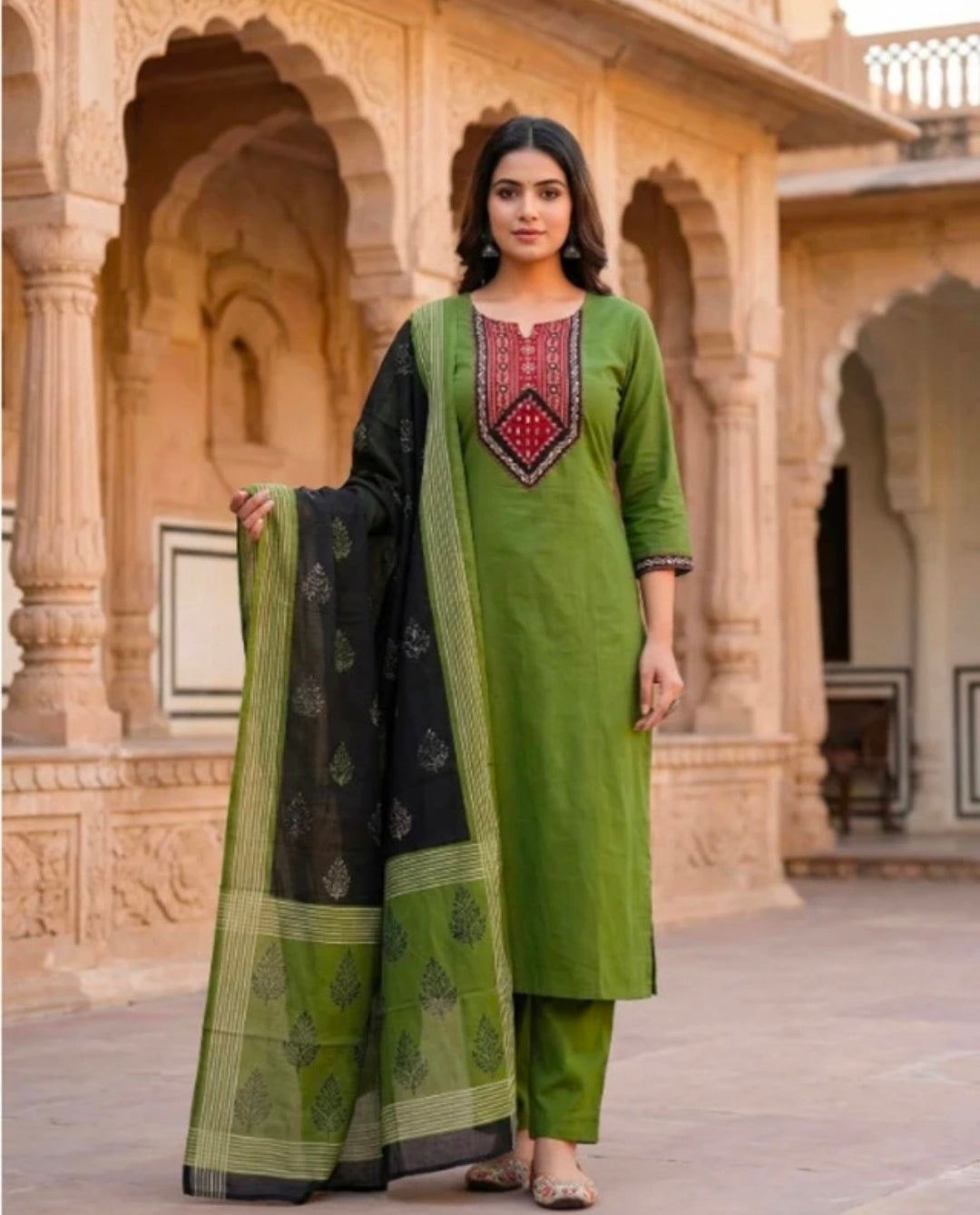 TOINSHO Women's Green & Black Printed Pure Cotton Straight Kurta with Pant and Dupatta Set