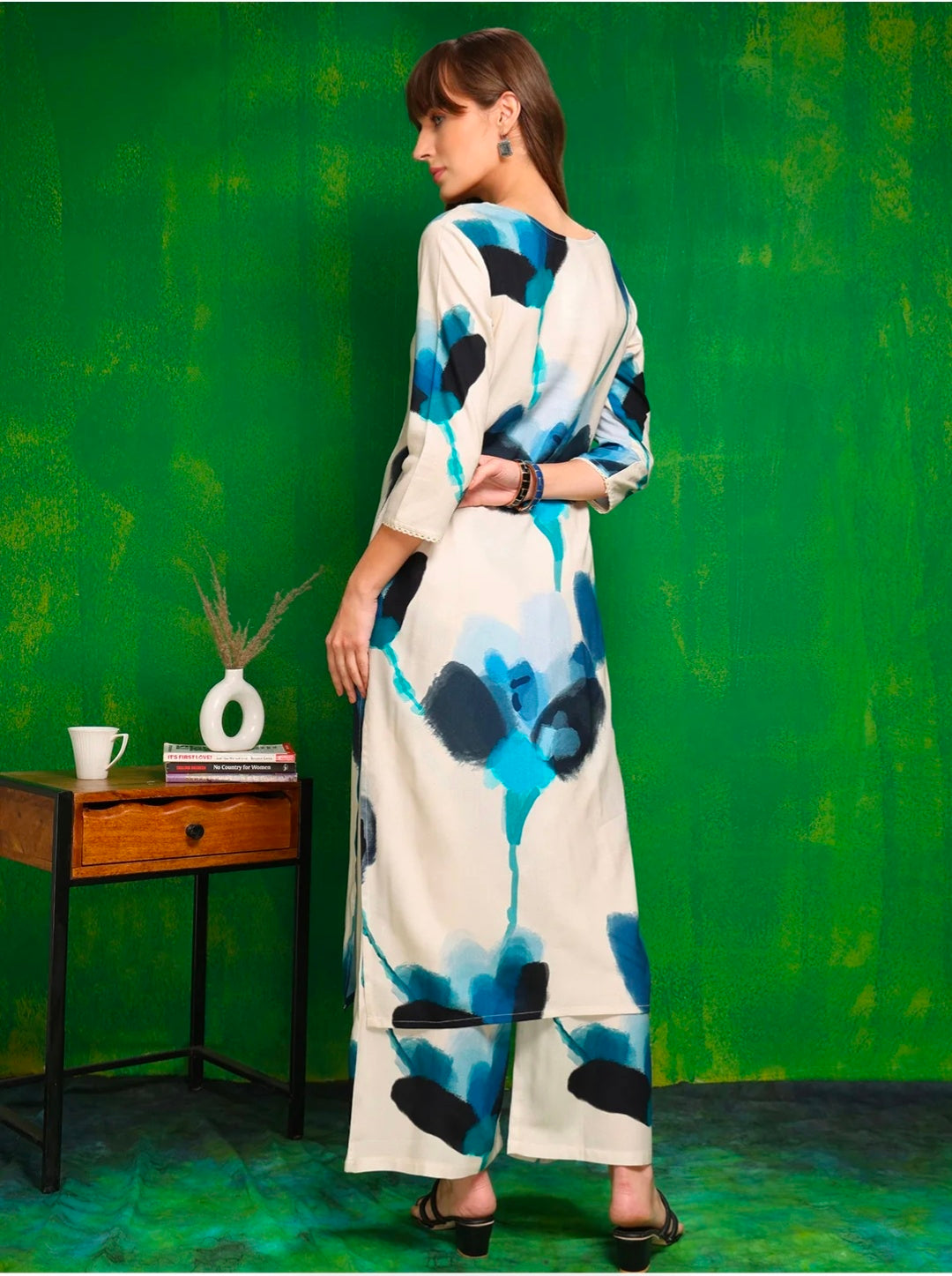 Lace Detailing Designer Neck Kurta with Palazzo Pants