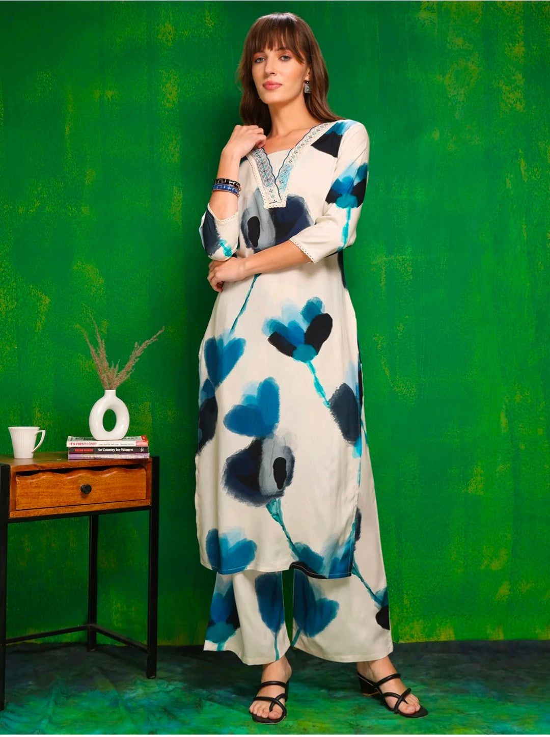 Lace Detailing Designer Neck Kurta with Palazzo Pants