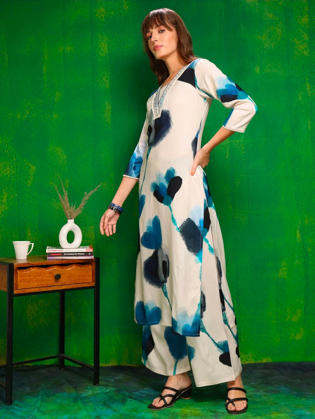 Lace Detailing Designer Neck Kurta with Palazzo Pants