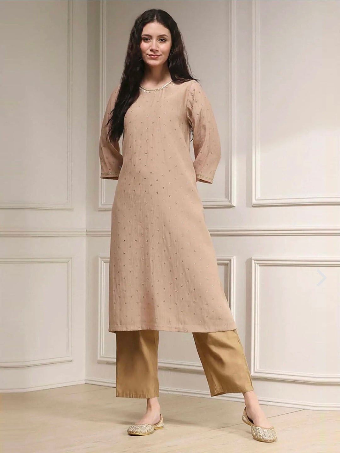 Women's Straight Fit Embellished Kurta with Inner | Round Neck