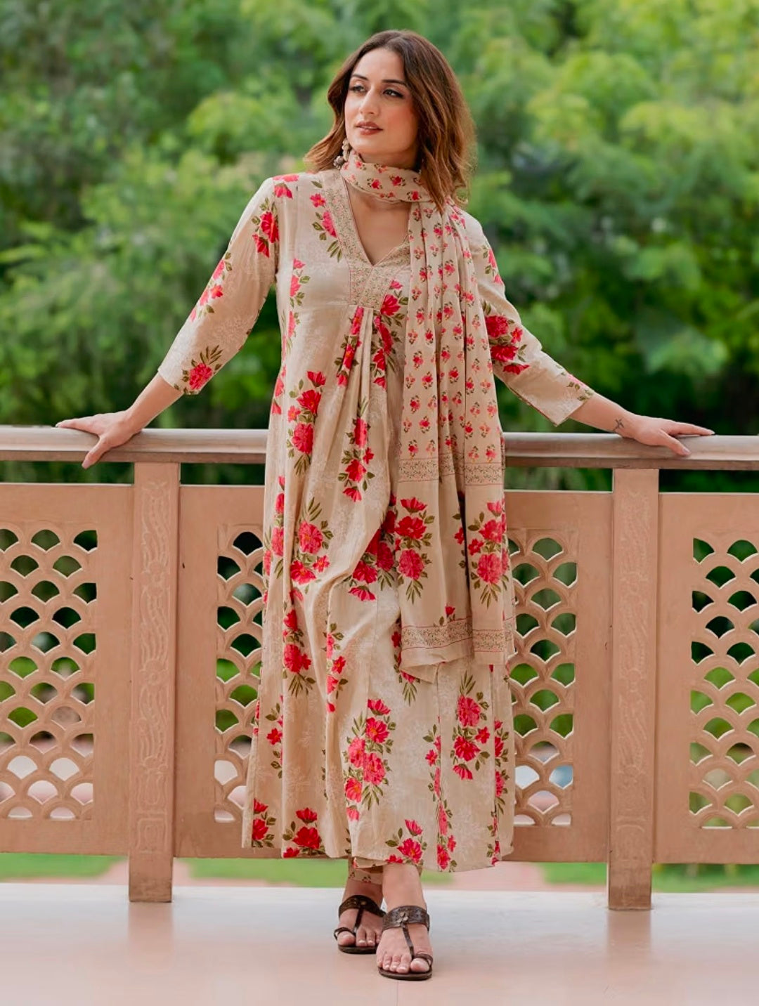 Arayna Women’s Pure Cotton Floral Printed Kurta Pant Dupatta Set | Elegant Ethnic Suit Set with Soft Floral Motifs | Straight Fit 3-Piece Set for Women
