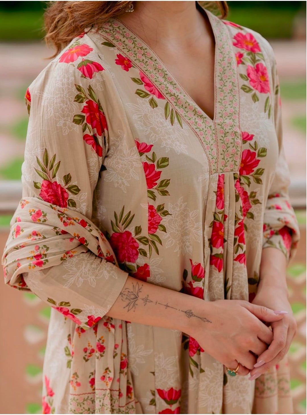 Arayna Women’s Pure Cotton Floral Printed Kurta Pant Dupatta Set | Elegant Ethnic Suit Set with Soft Floral Motifs | Straight Fit 3-Piece Set for Women