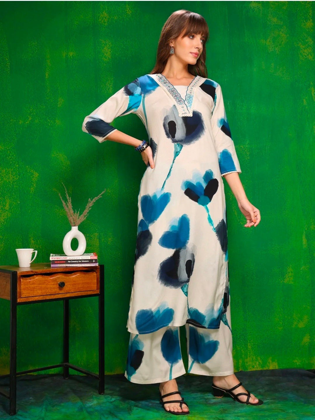 Lace Detailing Designer Neck Kurta with Palazzo Pants