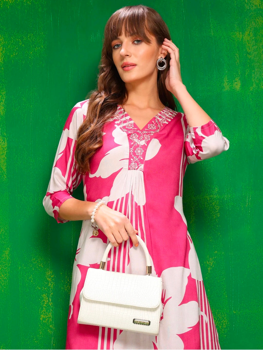 Embroidered neck kurta Set